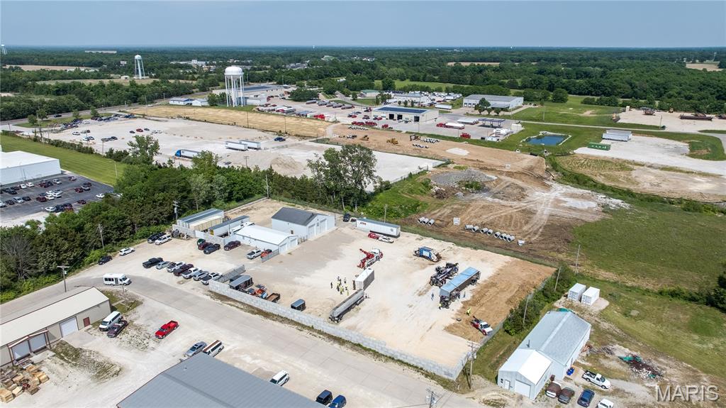 none - Commercial Lease