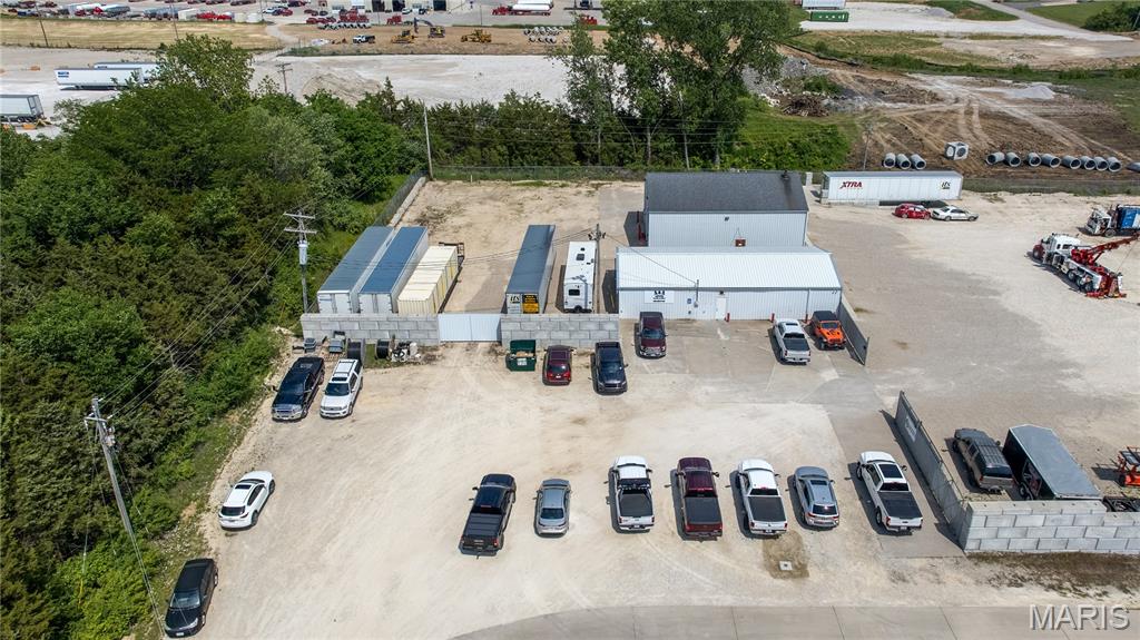 none - Commercial Lease