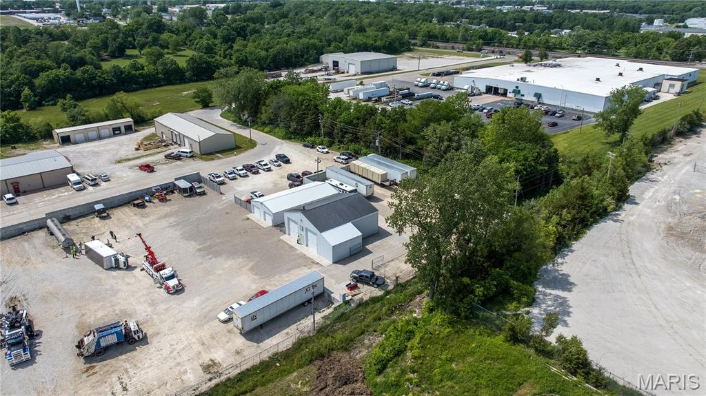 none - Commercial Lease
