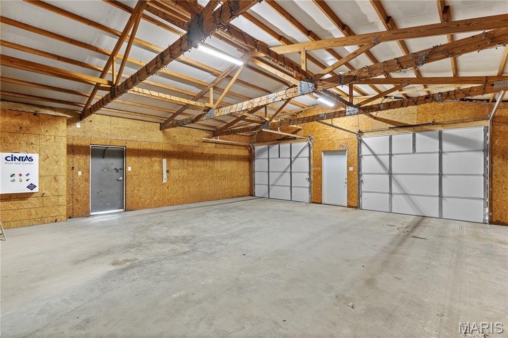 none - Commercial Lease