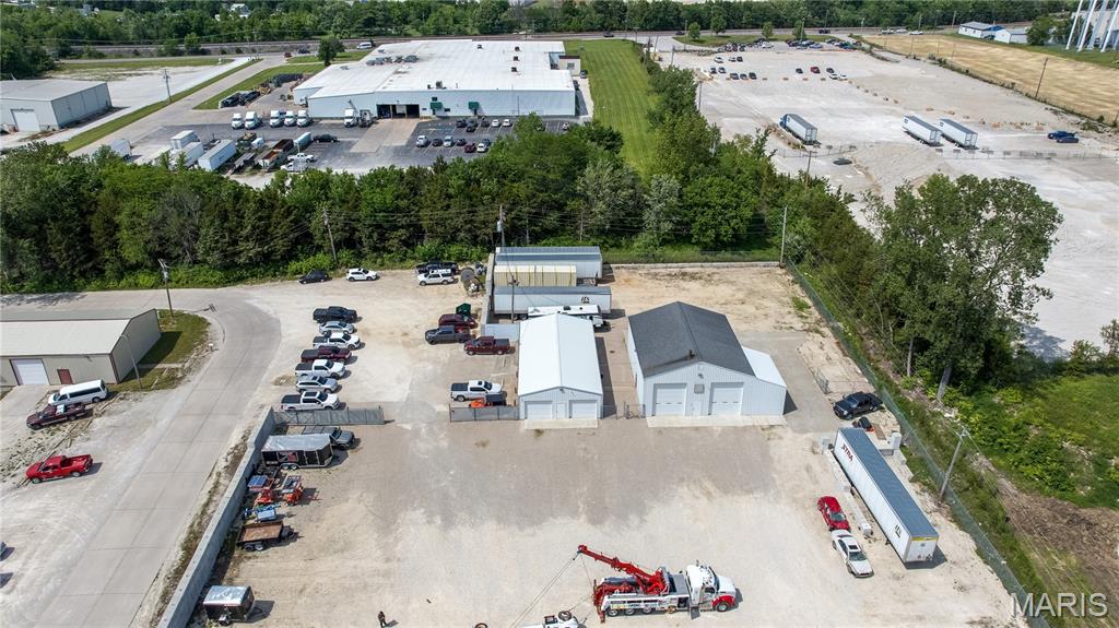 none - Commercial Lease