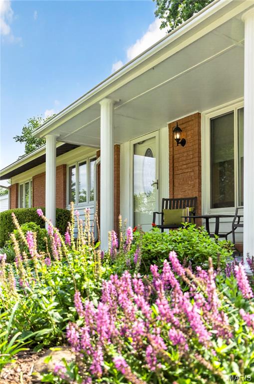 842 Lesparre Drive