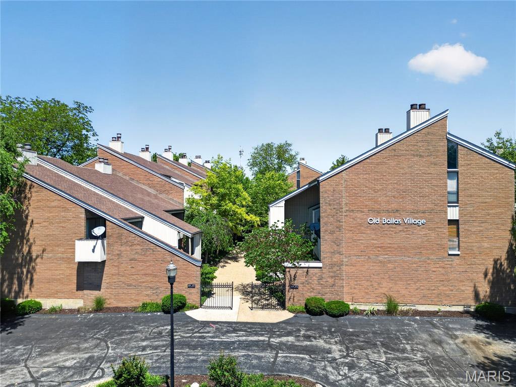 Old Ballas Village Condo - Residential