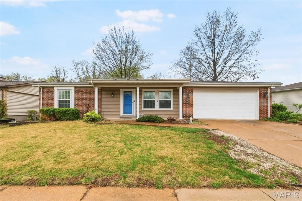 Photo of 6520 Galewood Court, St Louis, MO 63129 (MLS # 26019434)