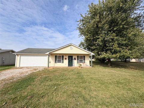 Photo of 1317 W Church Street, Bowling Green, MO 63334 (MLS # 25070273)