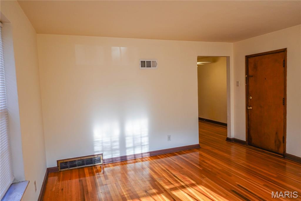 6957 Chippewa Street