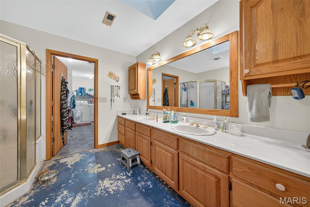 Wright City, Missouri 63390, United States, 3 Bedrooms Bedrooms, ,3 BathroomsBathrooms,Residential,Active,208742