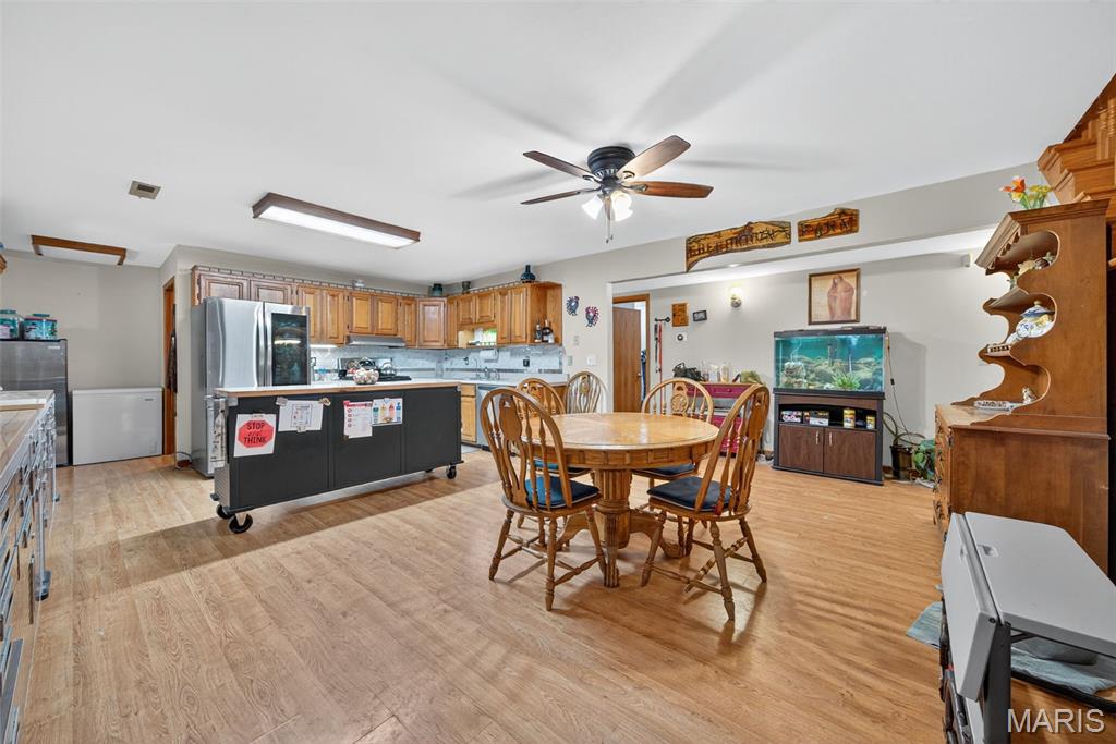 Wright City, Missouri 63390, United States, 3 Bedrooms Bedrooms, ,3 BathroomsBathrooms,Residential,Active,208742