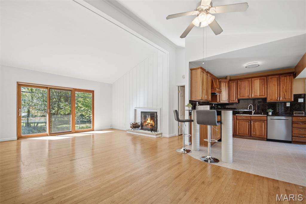 749 W Jewel Avenue