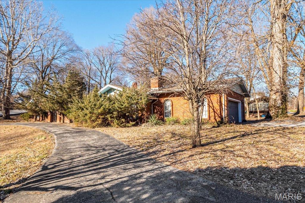 Collinsville, Illinois 62234, United States, 6 Bedrooms Bedrooms, ,4 BathroomsBathrooms,Residential,Active,78585