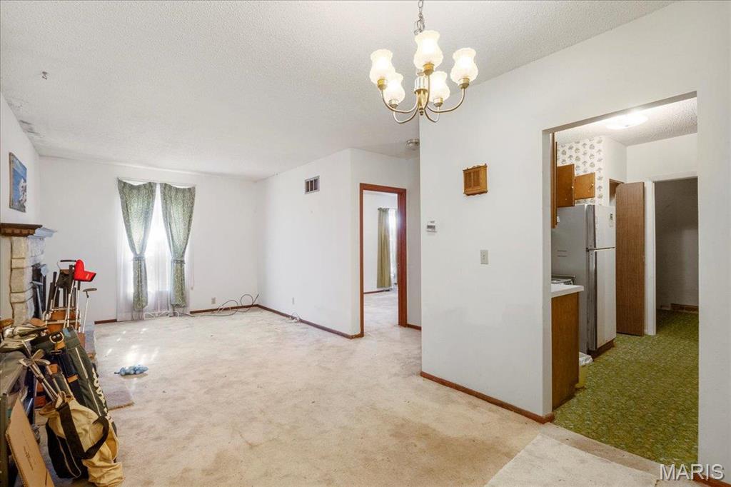 Collinsville, Illinois 62234, United States, 6 Bedrooms Bedrooms, ,4 BathroomsBathrooms,Residential,Active,78585