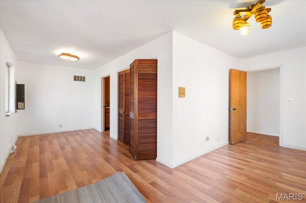 Collinsville, Illinois 62234, United States, 6 Bedrooms Bedrooms, ,4 BathroomsBathrooms,Residential,Active,78585