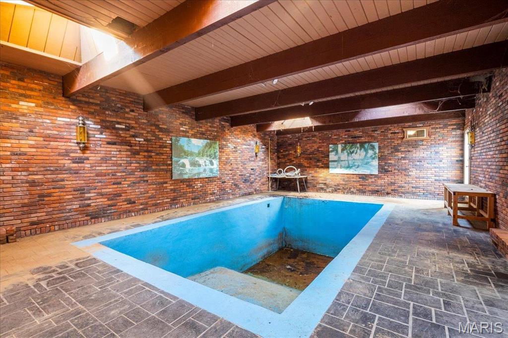 Collinsville, Illinois 62234, United States, 6 Bedrooms Bedrooms, ,4 BathroomsBathrooms,Residential,Active,78585