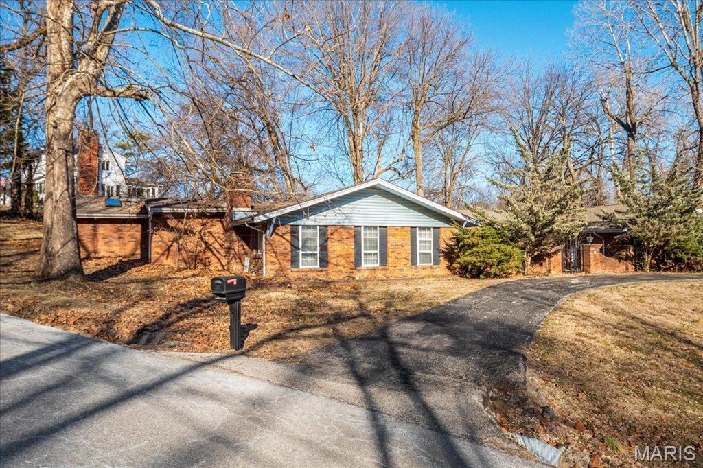 Collinsville, Illinois 62234, United States, 6 Bedrooms Bedrooms, ,4 BathroomsBathrooms,Residential,Active,78585