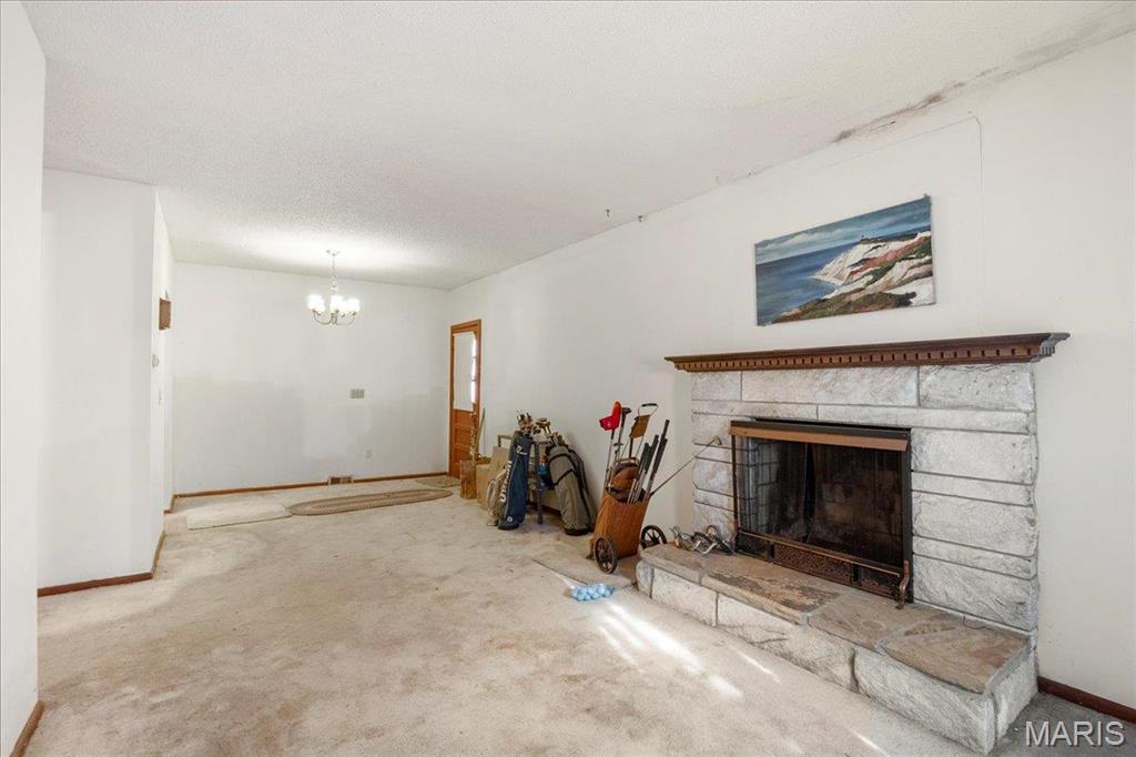 Collinsville, Illinois 62234, United States, 6 Bedrooms Bedrooms, ,4 BathroomsBathrooms,Residential,Active,78585