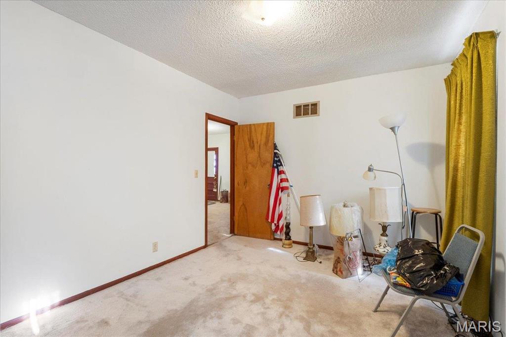 Collinsville, Illinois 62234, United States, 6 Bedrooms Bedrooms, ,4 BathroomsBathrooms,Residential,Active,78585