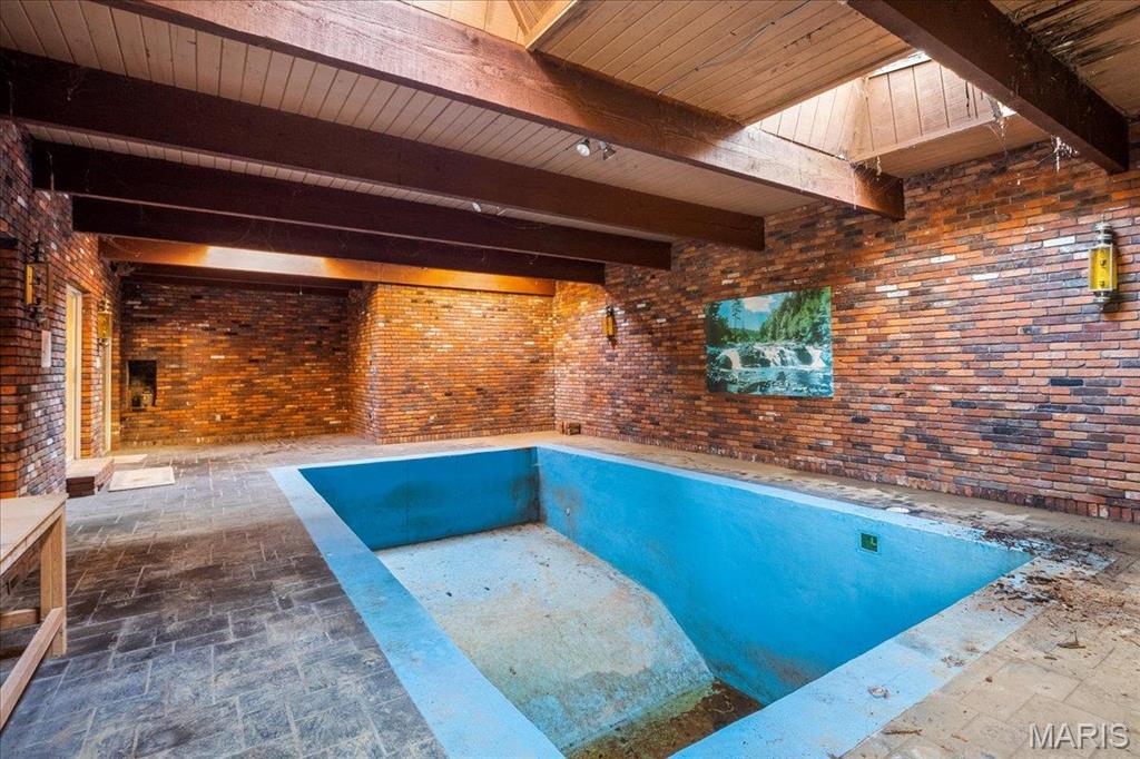 Collinsville, Illinois 62234, United States, 6 Bedrooms Bedrooms, ,4 BathroomsBathrooms,Residential,Active,78585