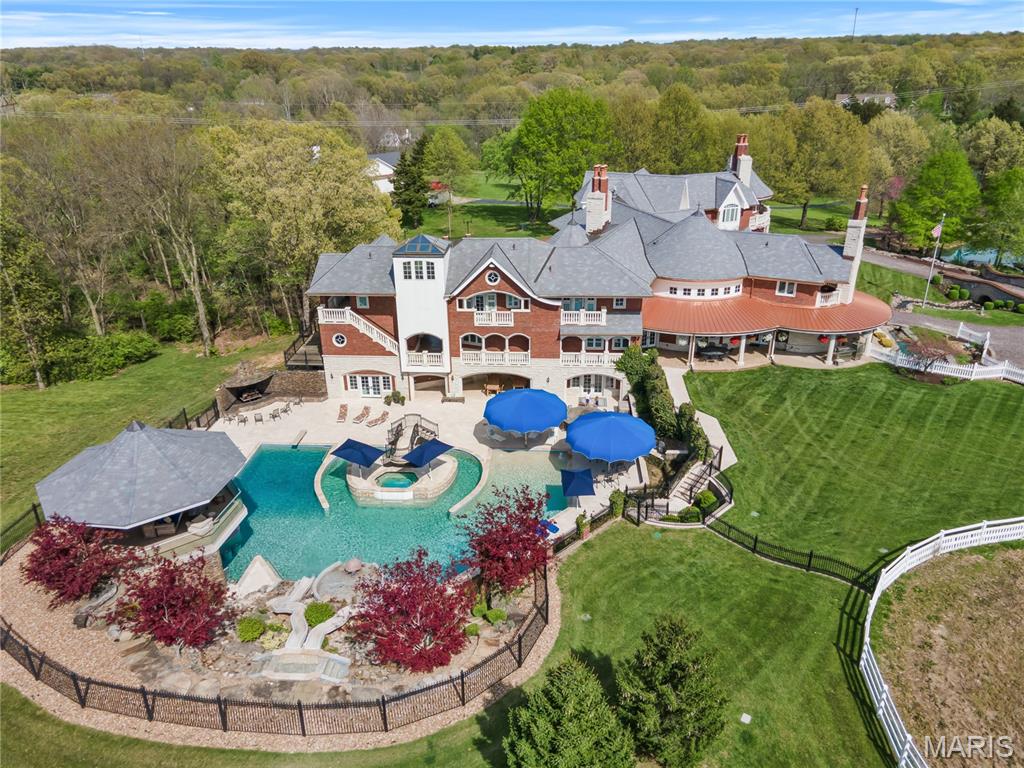7 Hillside Court