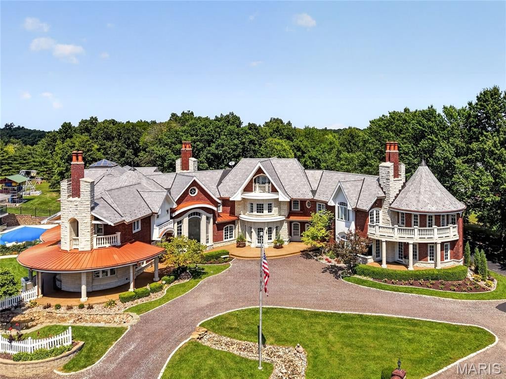 7 Hillside Court