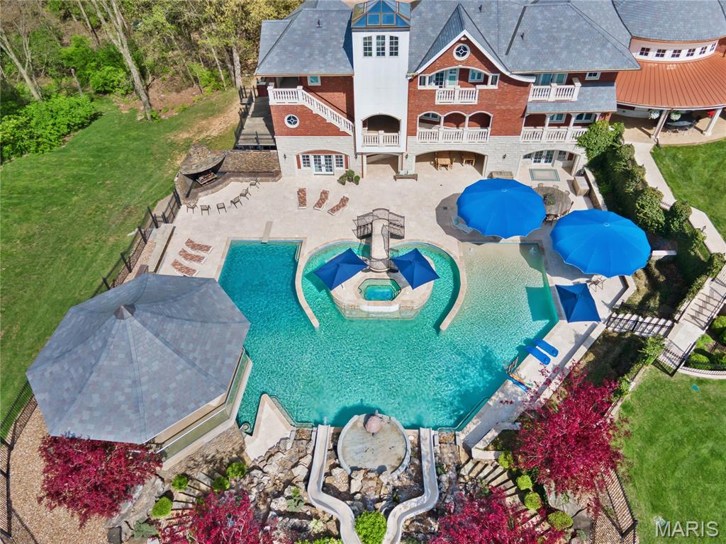 7 Hillside Court