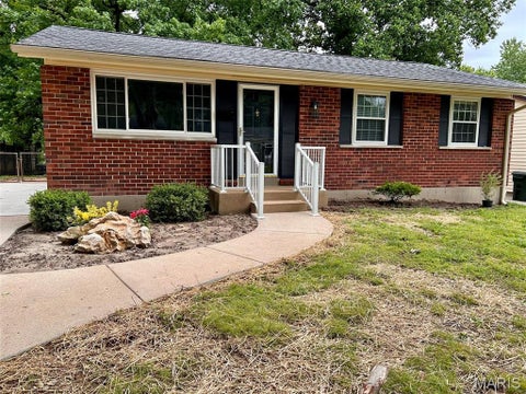 Photo of 7374 Tannoia Drive, Hazelwood, MO 63042 (MLS # 26059638)