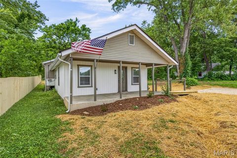 Photo of 703 W Main Street, Bismarck, MO 63624 (MLS # 26031820)