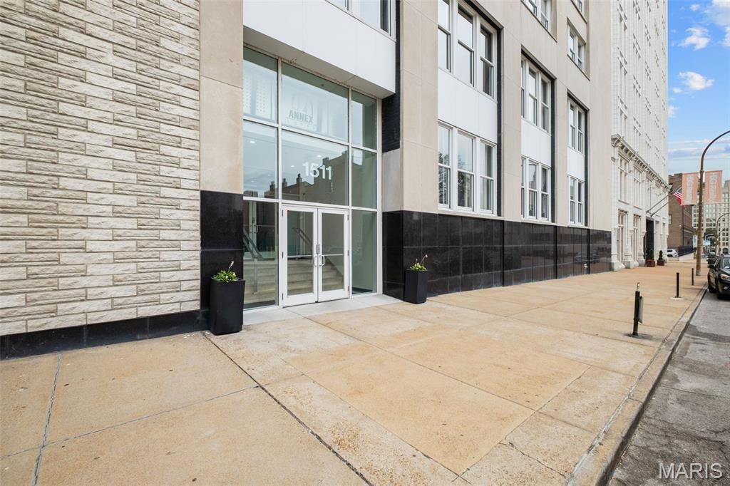 Photo of 1511 Locust Street #604, St Louis, MO 63103 (MLS # 25072740)