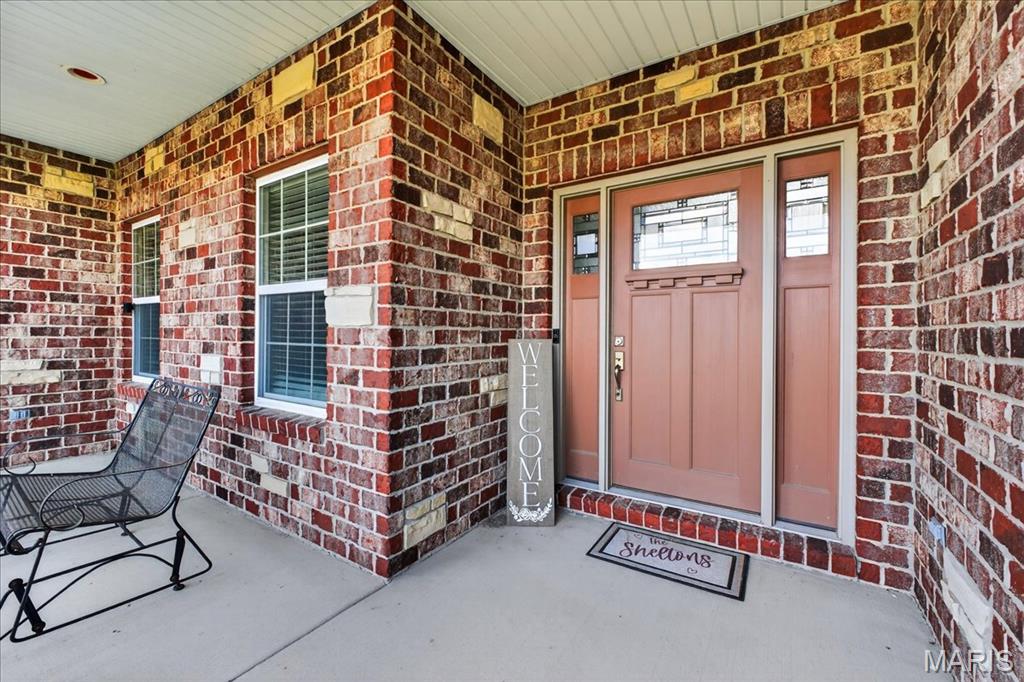 245 Oakshire Drive E