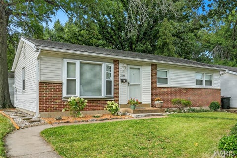 Photo of 1090 Saint Joseph Street, Florissant, MO 63031 (MLS # 26049087)