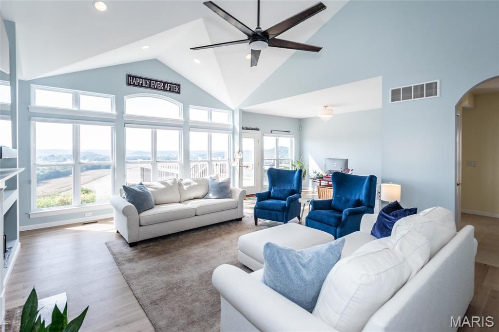 612 Bluffs View Court