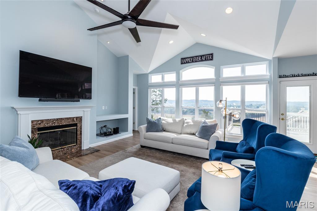 612 Bluffs View Court