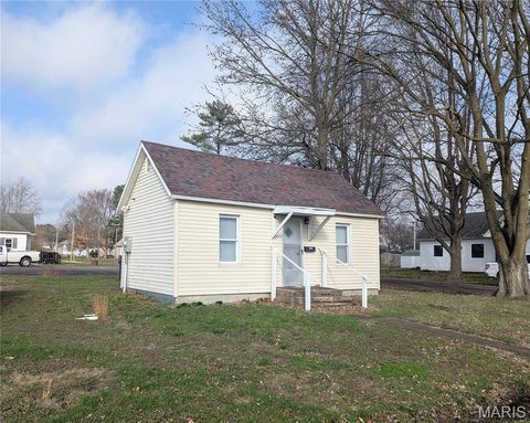 701 White Avenue Greenville IL 62246