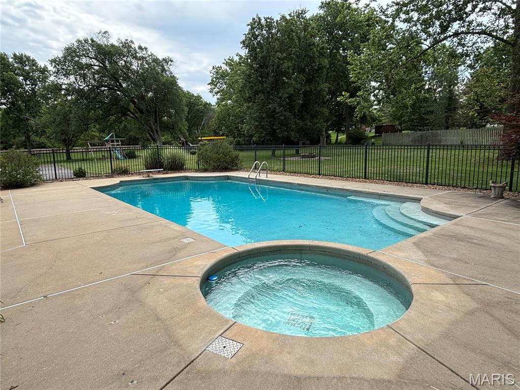 Royalgate 2 - Residential