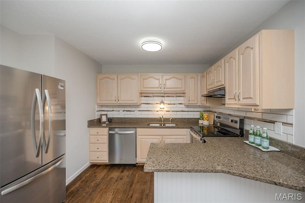 McKelvey Manor Condo - Residential