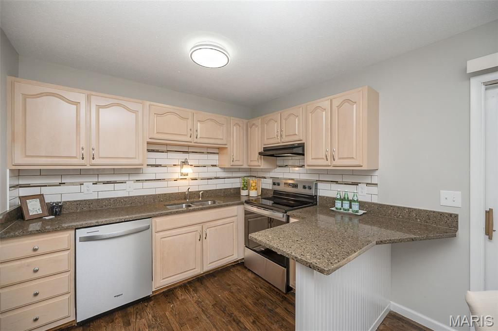 McKelvey Manor Condo - Residential