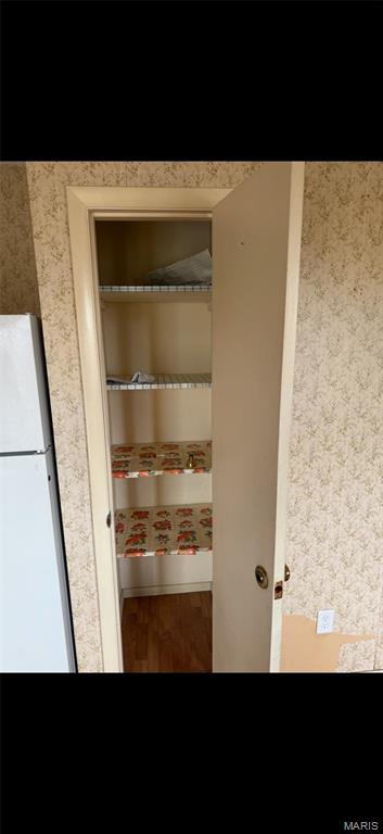 Lin Capri Condo - Residential