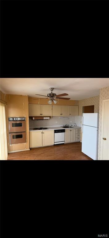 Lin Capri Condo - Residential