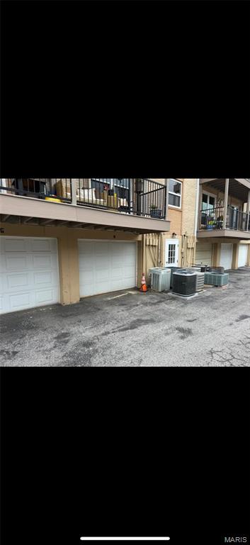 Lin Capri Condo - Residential