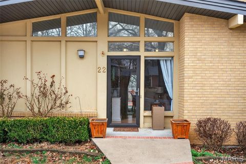 Photo of 22 Edgewood Drive, Cape Girardeau, MO 63703 (MLS # 26012444)