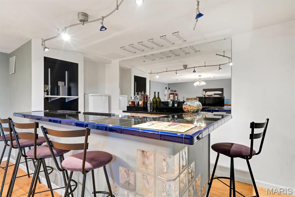 Treetop Condo Condo - Residential