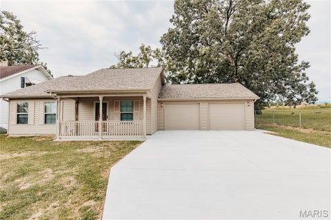 Photo of 505 W 2nd Street, Dixon, MO 65459 (MLS # 26048922)