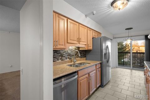 Tiny photo for 585 Coeur De Royale Drive #301, Creve Coeur, MO 63141 (MLS # 26002350)