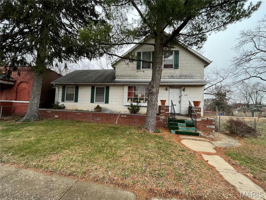 This property at 5430 Partridge Ave in St. Louis offers a 1.5-story layout with 1638 square feet of living space on a generous 7,000 square foot lot. Built in 1921, the structure features a frame exterior and includes one bathroom. A detached garage is located on-site, providing additional storage or project potential. The main roof appears to be in good condition, and the property is situated in the Walnut Park East area. This is an excellent opportunity for those looking to customize a space or add to an investment portfolio in a quiet neighborhood.