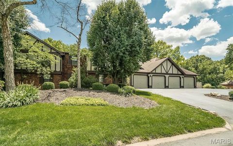 Photo of 1621 Walpole Drive #B, Chesterfield, MO 63017 (MLS # 25054596)