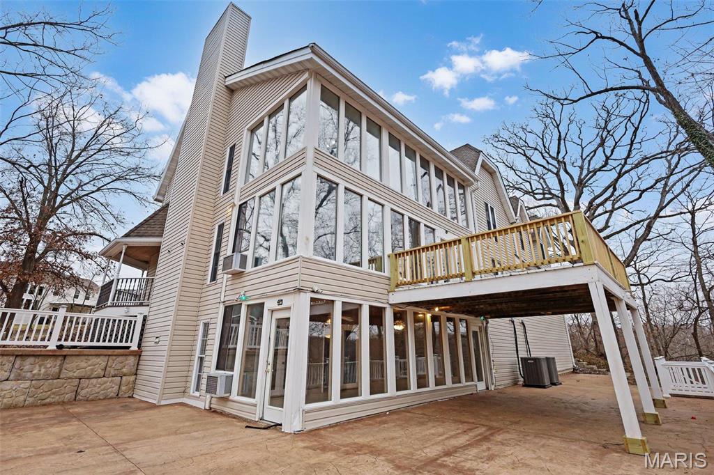 3 Oak Bluff Drive