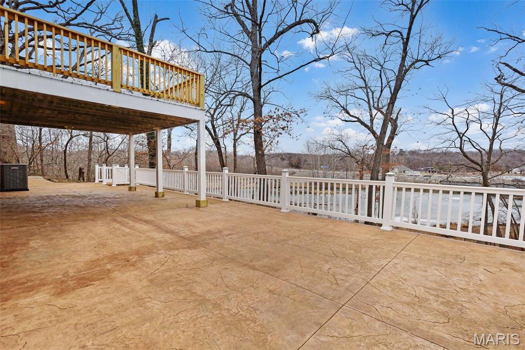 3 Oak Bluff Drive
