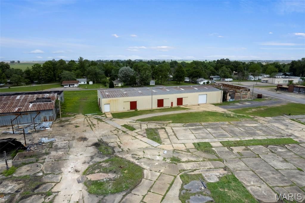Photo of 110 N Main Street, Gideon, MO 63848 (MLS # 26025673)