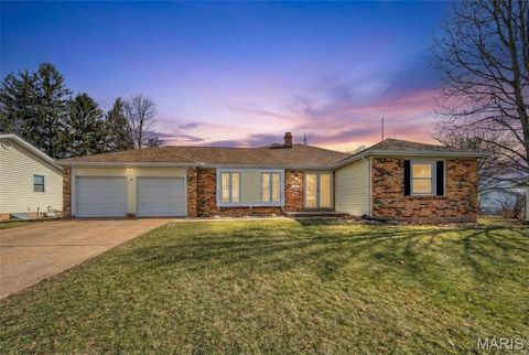 5881 Sir Edward Lane Florissant MO 63033