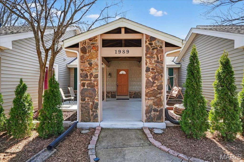 Photo of 1989 Cedarmill Drive, Chesterfield, MO 63017 (MLS # 26006054)