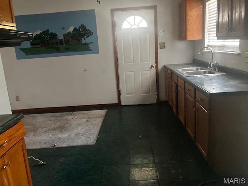 Photo of 1302 W Murray Lane, Sikeston, MO 63801 (MLS # 25079973)